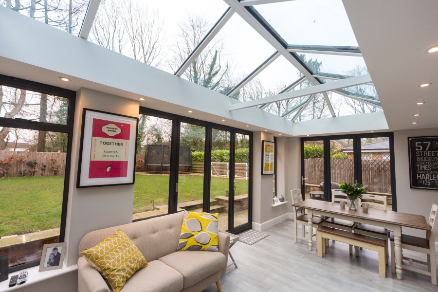 Polycarbonate vs Glass Conservatory Roofs: The Ultimate Comparison